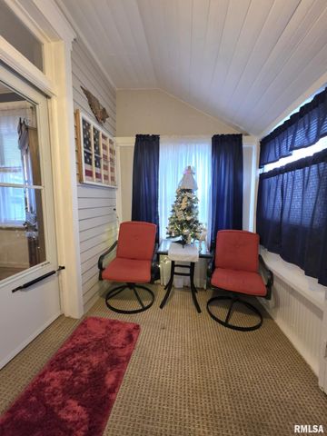 1025 S 11TH Street, Quincy, IL 62301