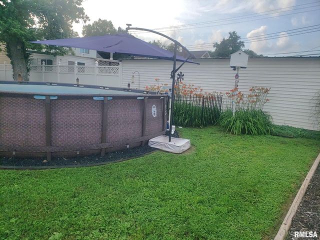 1025 S 11TH Street, Quincy, IL 62301