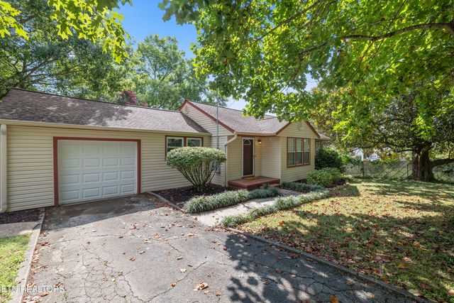 5412 Stoneoak Lane, Knoxville, TN 37920