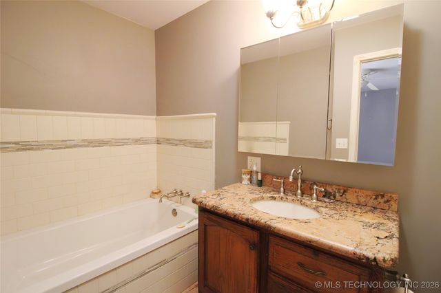 18234 S 80th West Avenue, Mounds, OK 74047