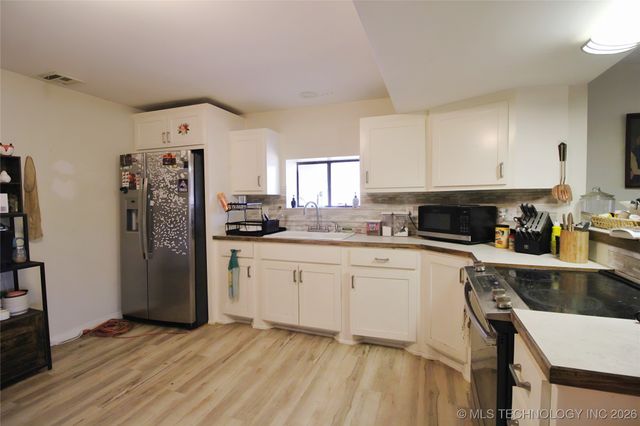 18234 S 80th West Avenue, Mounds, OK 74047