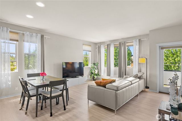 314 Bremerton Avenue NE, Renton, WA 98059