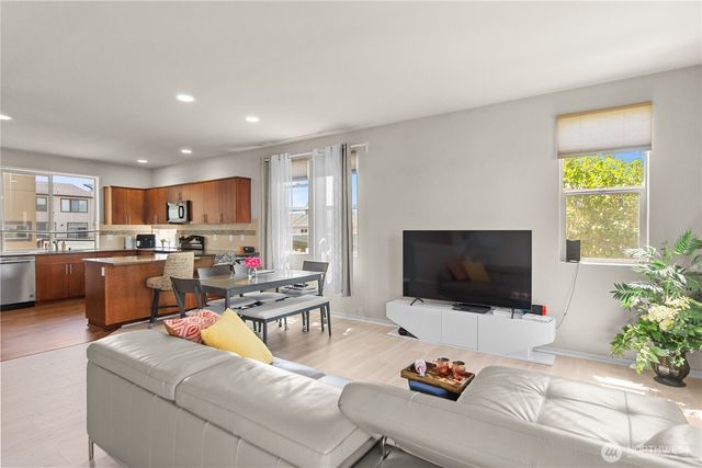 314 Bremerton Avenue NE, Renton, WA 98059