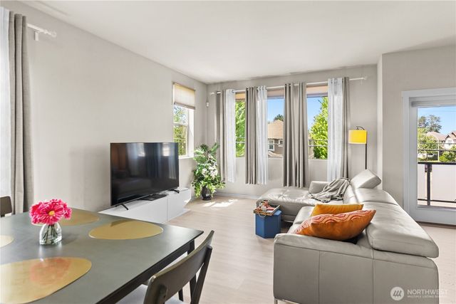 314 Bremerton Avenue NE, Renton, WA 98059