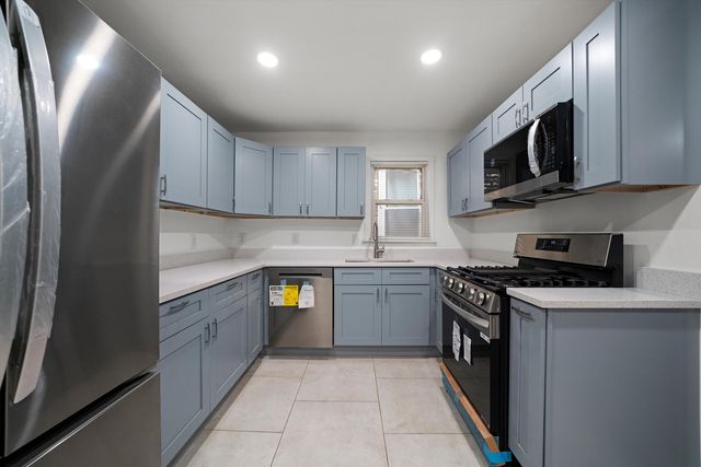 15612 LOOMIS Avenue, Harvey, IL 60426