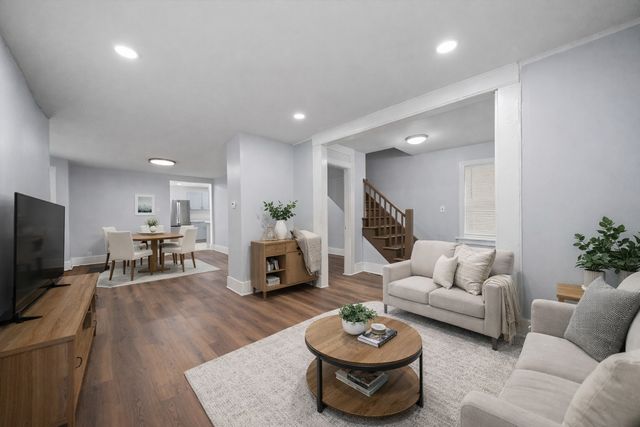 15612 LOOMIS Avenue, Harvey, IL 60426