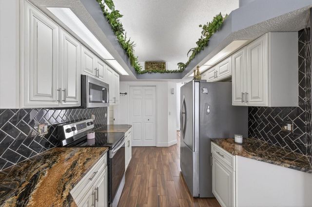 4613 MARINER BOULEVARD, Spring Hill, FL 34609