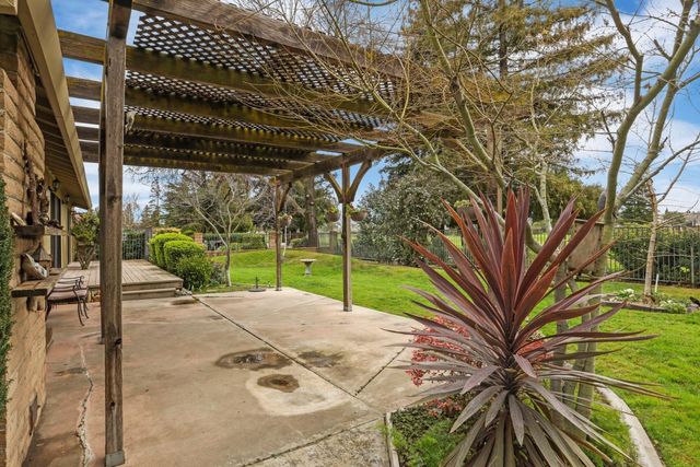 10636 Elkhorn Dr, Stockton, CA 95209