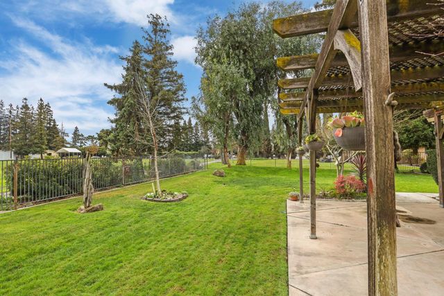 10636 Elkhorn Dr, Stockton, CA 95209