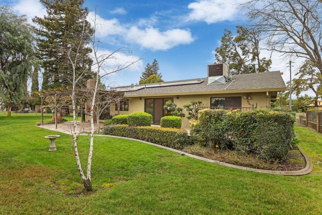 10636 Elkhorn Dr, Stockton, CA 95209