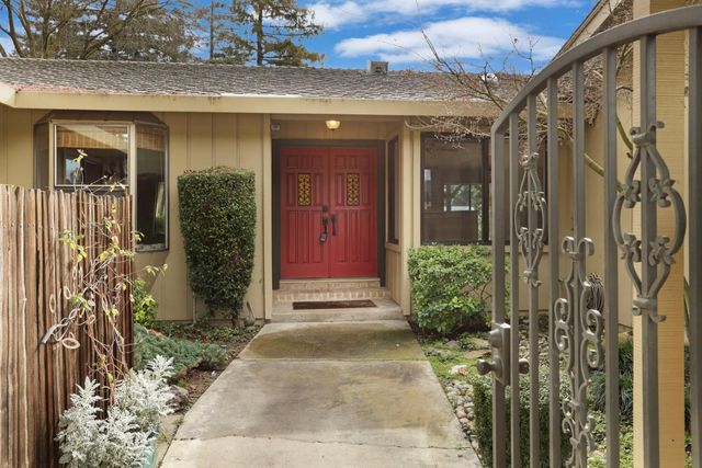 10636 Elkhorn Dr, Stockton, CA 95209