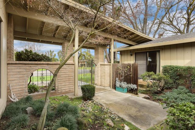 10636 Elkhorn Dr, Stockton, CA 95209