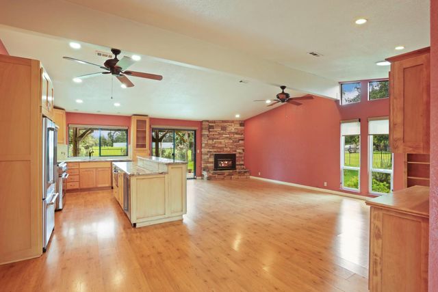 10636 Elkhorn Dr, Stockton, CA 95209