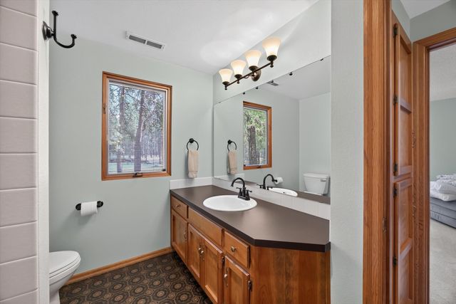 4410 E Silver Pine Rd, Colbert, WA 99005