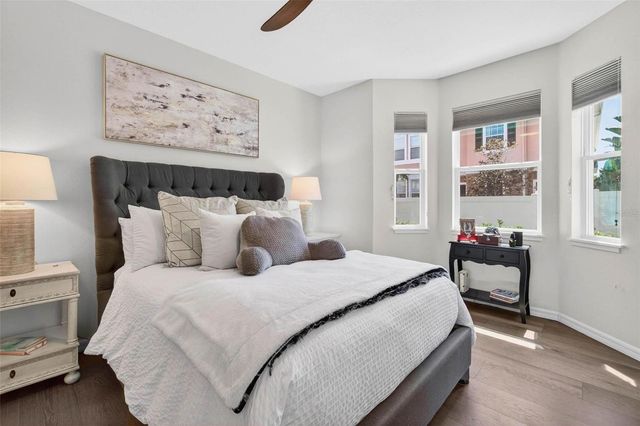 594 52ND TERRACE N, St Petersburg, FL 33703