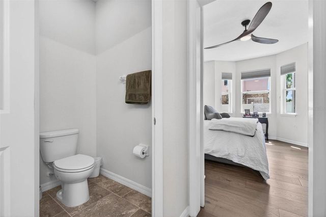 594 52ND TERRACE N, St Petersburg, FL 33703