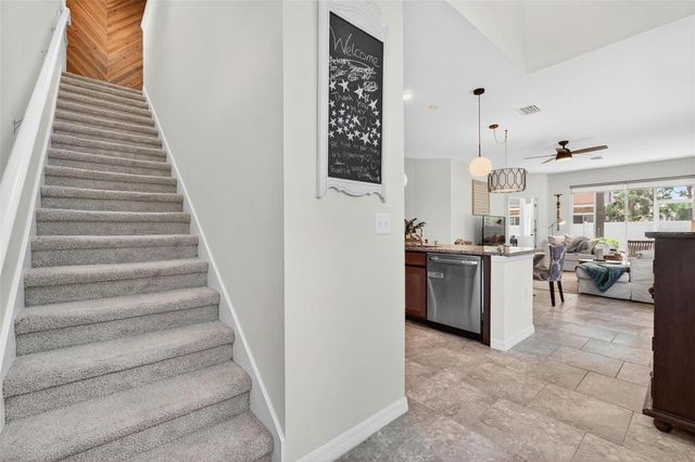 594 52ND TERRACE N, St Petersburg, FL 33703