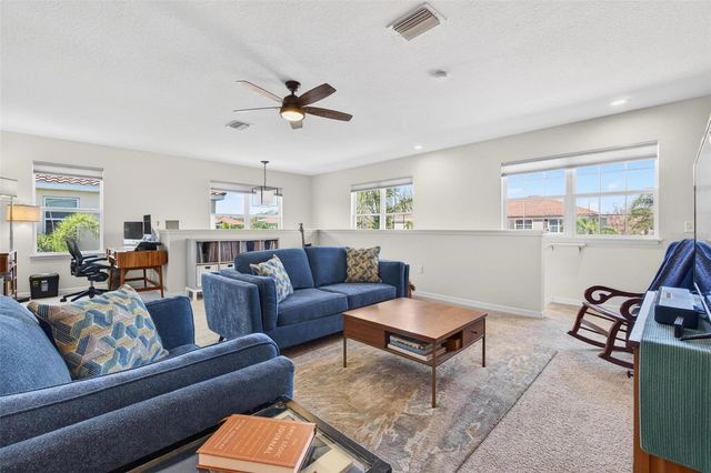 594 52ND TERRACE N, St Petersburg, FL 33703