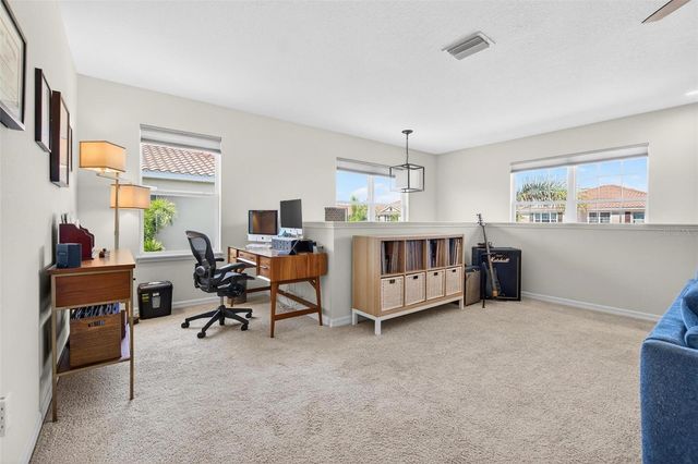 594 52ND TERRACE N, St Petersburg, FL 33703