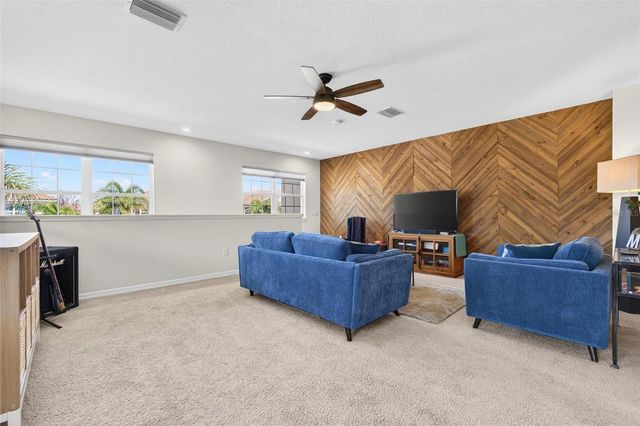 594 52ND TERRACE N, St Petersburg, FL 33703