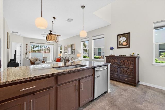 594 52ND TERRACE N, St Petersburg, FL 33703