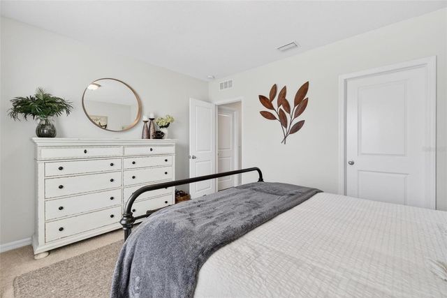 594 52ND TERRACE N, St Petersburg, FL 33703