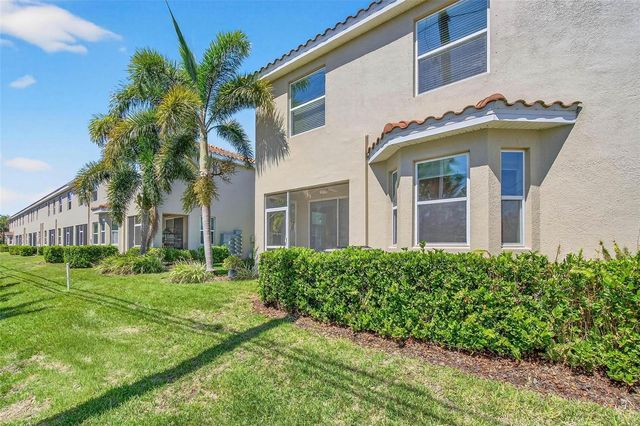 594 52ND TERRACE N, St Petersburg, FL 33703