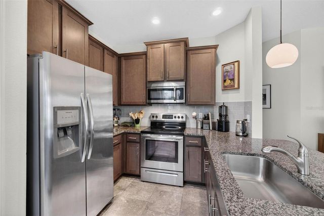 594 52ND TERRACE N, St Petersburg, FL 33703