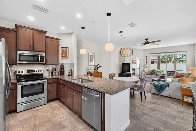 594 52ND TERRACE N, St Petersburg, FL 33703