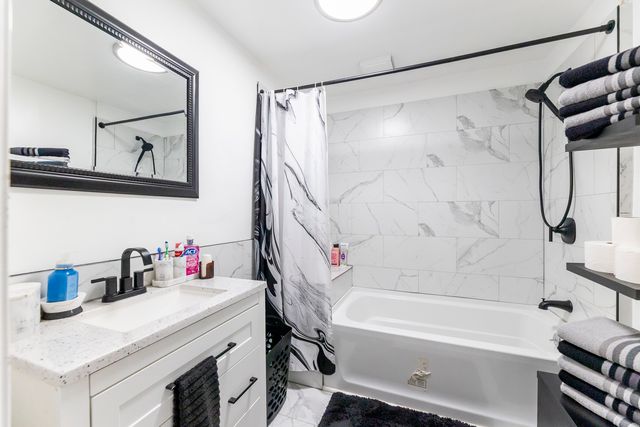 7740 Monitor Avenue, Burbank, IL 60459