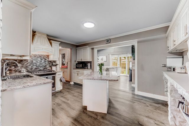 7740 Monitor Avenue, Burbank, IL 60459