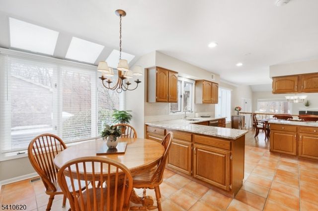 35 Roberts Cir, Bernards Twp., NJ 07920