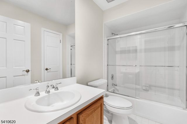 35 Roberts Cir, Bernards Twp., NJ 07920