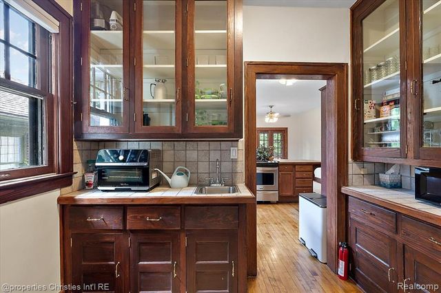 3417 Seminole Street, Detroit, MI 48214