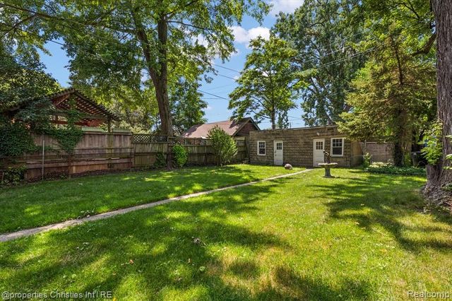 3417 Seminole Street, Detroit, MI 48214