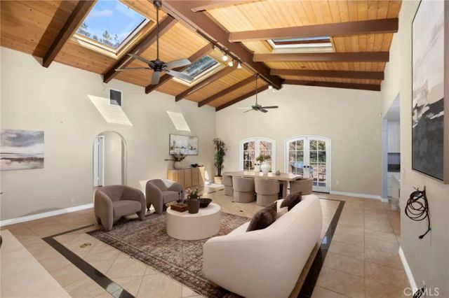 821 Guanajuato, Claremont, CA 91711