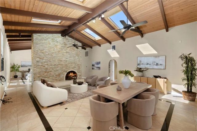 821 Guanajuato, Claremont, CA 91711