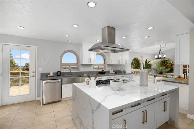 821 Guanajuato, Claremont, CA 91711