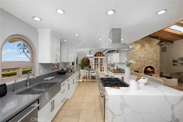 821 Guanajuato, Claremont, CA 91711