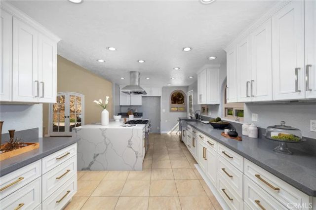 821 Guanajuato, Claremont, CA 91711