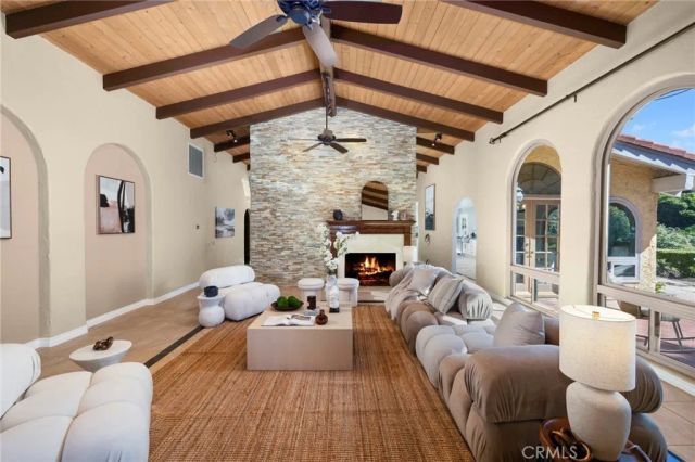 821 Guanajuato, Claremont, CA 91711