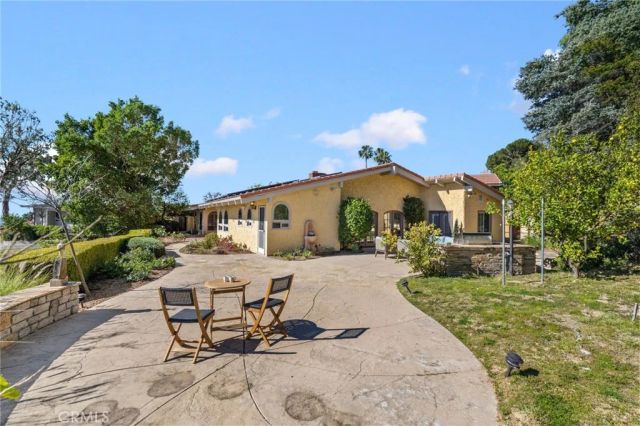 821 Guanajuato, Claremont, CA 91711