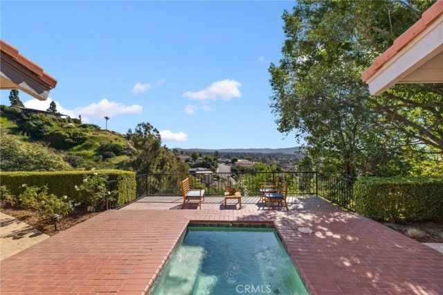 821 Guanajuato, Claremont, CA 91711