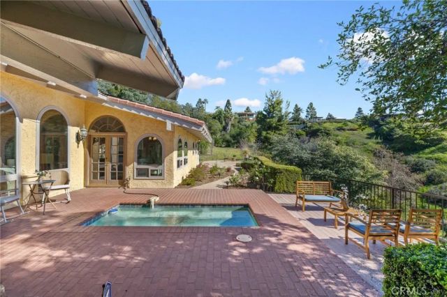 821 Guanajuato, Claremont, CA 91711