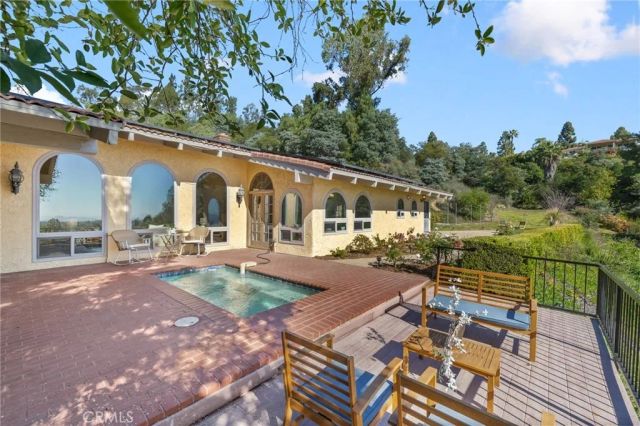 821 Guanajuato, Claremont, CA 91711