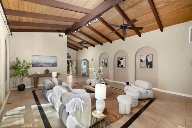 821 Guanajuato, Claremont, CA 91711