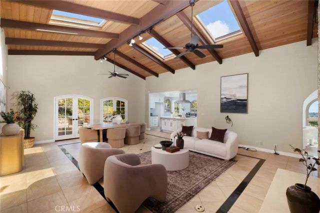 821 Guanajuato, Claremont, CA 91711