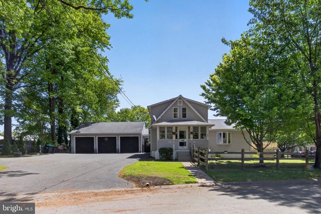 803 WOODLAND AVE, Wilmington, DE 19808