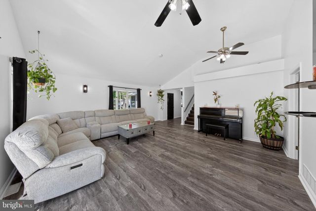 803 WOODLAND AVE, Wilmington, DE 19808