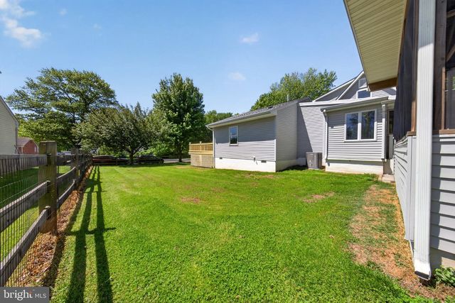 803 WOODLAND AVE, Wilmington, DE 19808